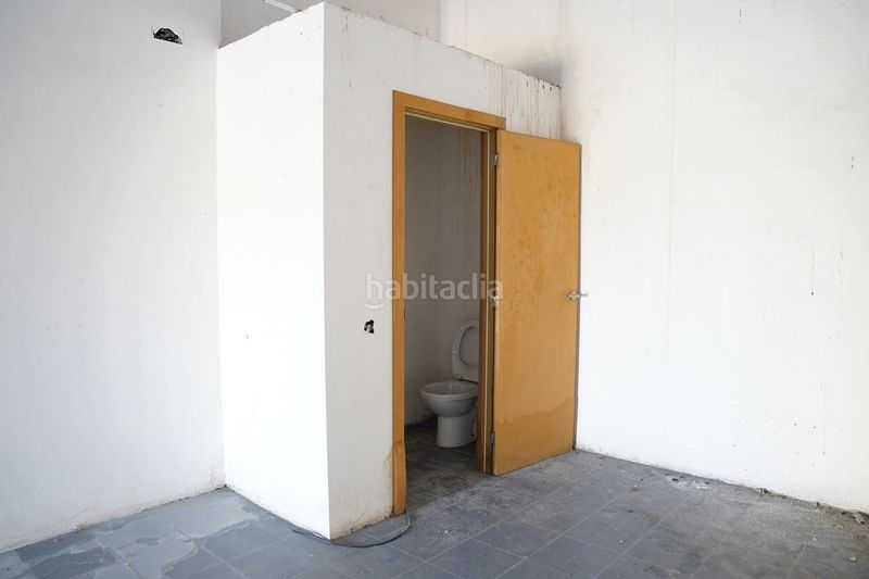 Foto cb001654-4036-4f16-97c2-b48fa6047216. Local comercial a Deltebre