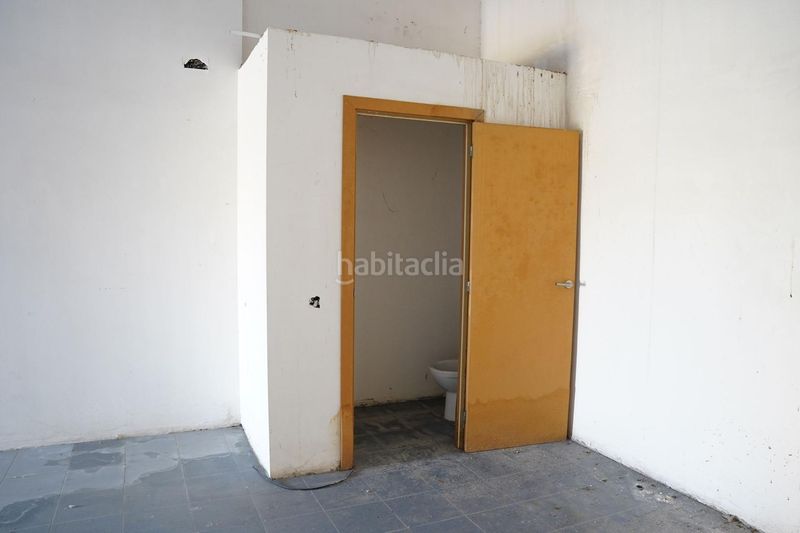 Foto f619141e-286f-4dfe-b64a-8d6b317437fb. Local comercial a Deltebre