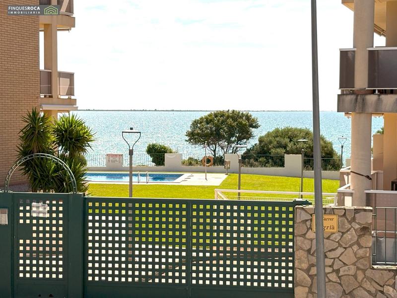 Foto 853bc2ac-aad3-4428-b8ac-f249d260aec6. Apartamento espectacular apartamento de 2 dormitorios dobles, 2 baños, terraza de 18 m2, parking y piscina. en Alcanar