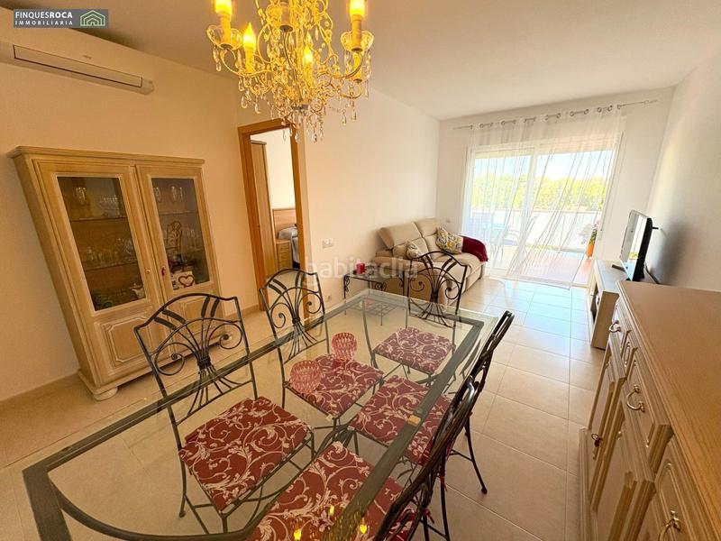 Foto ae26fce5-d4d6-4452-be80-13ba70b7fd3e. Apartamento espectacular apartamento de 2 dormitorios dobles, 2 baños, terraza de 18 m2, parking y piscina. en Alcanar