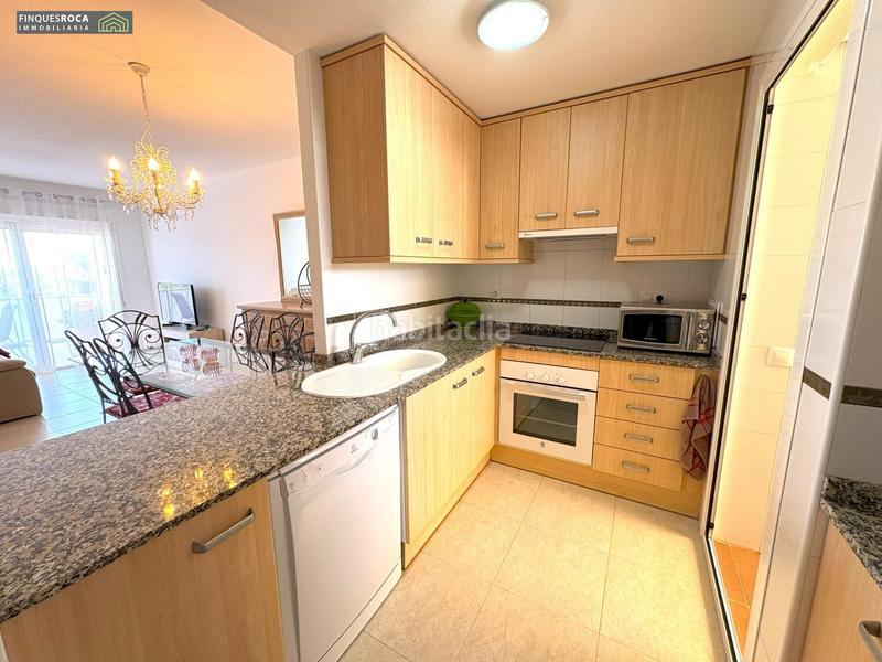 Foto fbce96f8-c905-49ac-94a9-f6c18943c67b. Apartamento espectacular apartamento de 2 dormitorios dobles, 2 baños, terraza de 18 m2, parking y piscina. en Alcanar