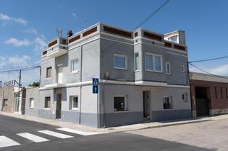 House in Sant Jaume d´Enveja. Encantadora casa parcialmente reformada en els muntells, a pocos