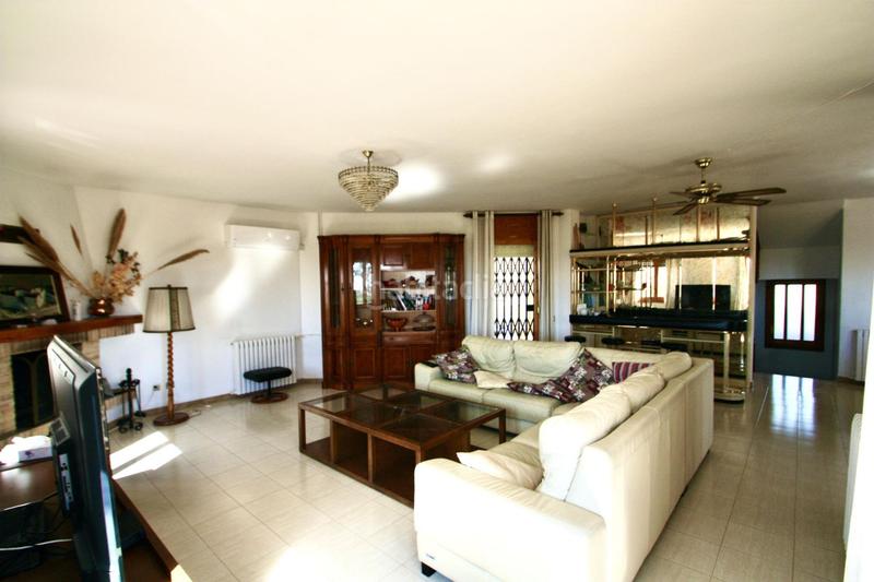 Foto 124aad57-7beb-4e3b-bdb0-b5546435bc47. Casa bonito chalet frente al mar en lampolla con piscina privada. en Perelló (El)