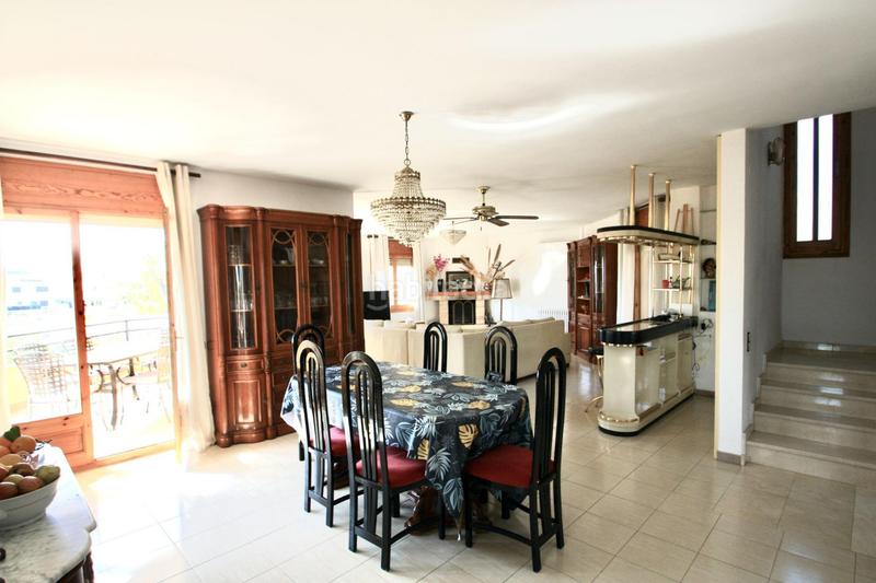Foto 82c552ef-724e-45ec-9513-2382ce4d2455. Casa bonito chalet frente al mar en lampolla con piscina privada. en Perelló (El)