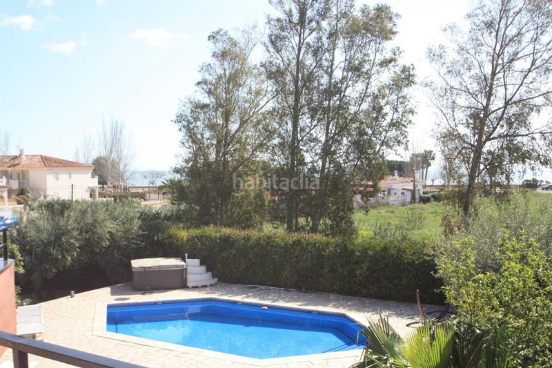 Foto eefdc835-4bed-4103-9a7b-35f0cb0e3523. Casa bonito chalet frente al mar en lampolla con piscina privada. en Perelló (El)