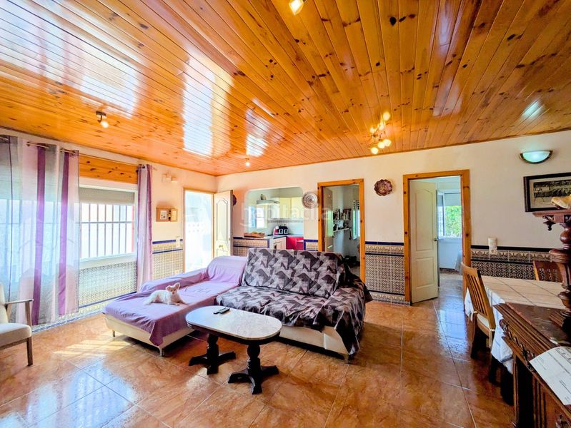 Foto f2035715-6c38-438a-abe2-025e4abdb862. Casa amb aparcament a Deltebre