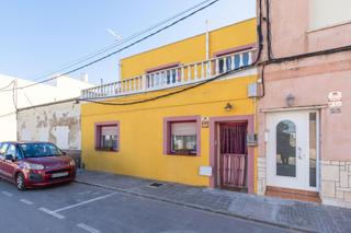 Casa a Sant Jaume d´Enveja. Casa con encanto mediterráneo reformada en sant jaume denveja