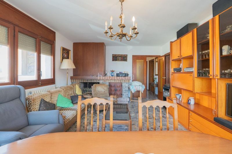 Foto de2bc0cd-d06c-43dc-8d98-8e23e250beb6. Casa amb aparcament a Deltebre