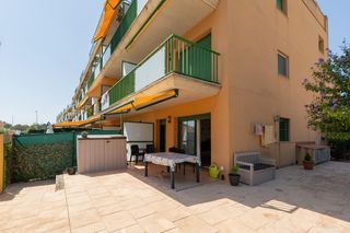 Planta baja  Calle eucaliptus. Planta baja con gran patio y parking a pocos pasos de la playa d
