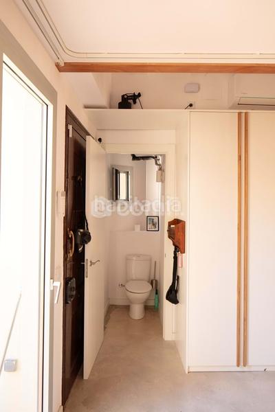 Foto b33c8869-b221-44f0-beb1-a74169f3576c. Piso en Raval Barcelona