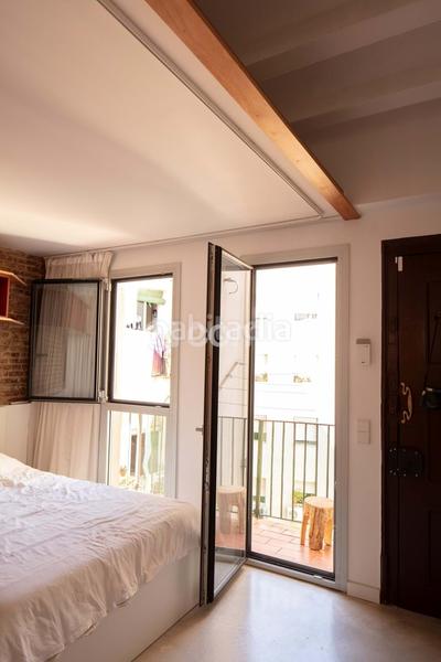 Foto fb0db2cb-baec-4e4a-b560-8c42966505c1. Piso en Raval Barcelona