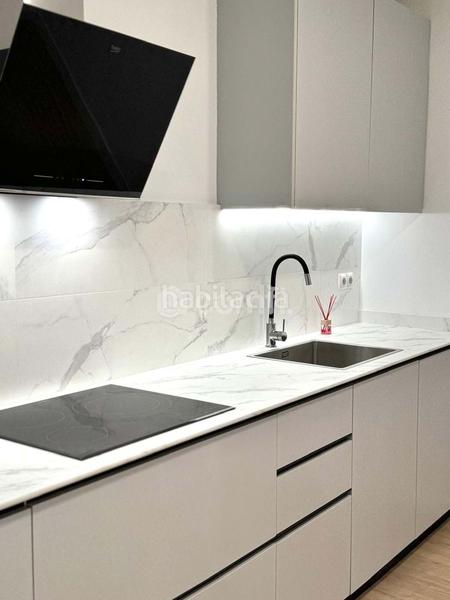 Foto 2961f782-8cf1-4f49-a6b9-545424cc6907. Pis a Hostafrancs Barcelona