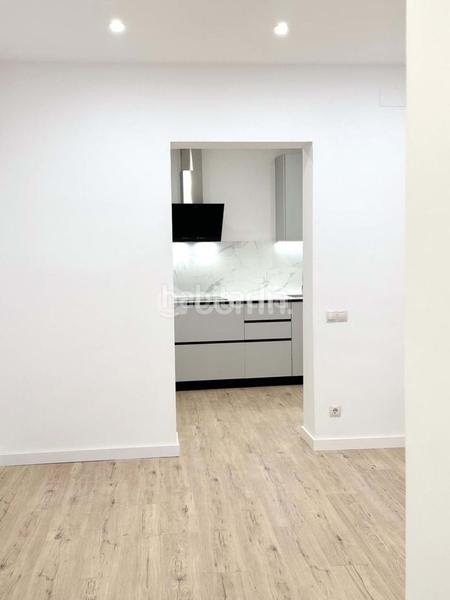 Foto 99c98c9c-d207-4c93-a7a3-eb8cd3e8c342. Piso en Hostafrancs Barcelona