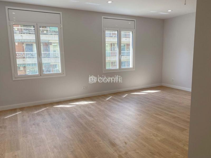 Foto 0099a734-63d8-4c2e-9431-3859099215a4. Piso en Sant Antoni Barcelona