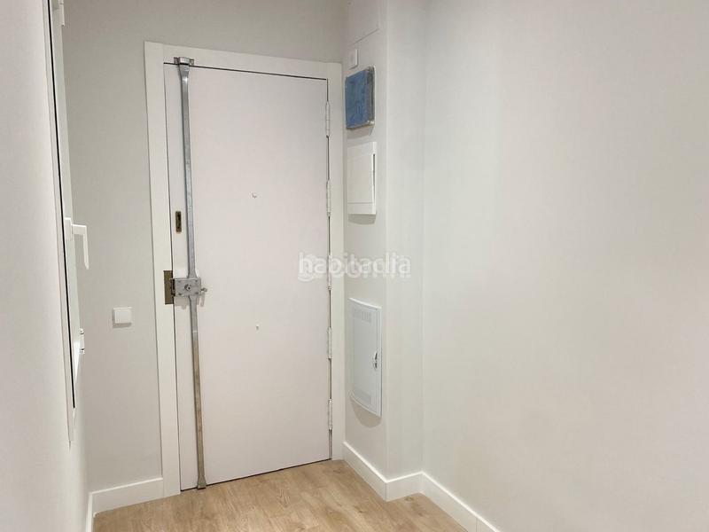 Foto f1f82c9e-b4ce-45b2-b8b5-fd7f2cb70498. Piso en Sant Antoni Barcelona