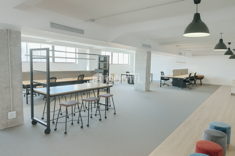 Foto 6d8fd2e7-9b66-41df-a614-bba44a34425c. Office space with heating in El Parc i la Llacuna del Poblenou Barcelona