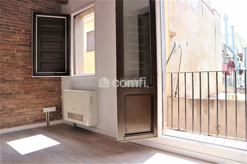 Foto 095632ed-6ae4-481b-ac89-d9ced8ee069f. Pis a Raval Barcelona