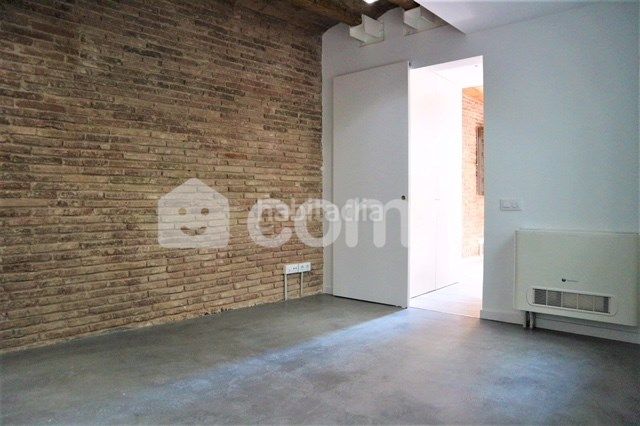 Foto 7b87cced-292c-4262-8c52-a7ddb35b1d98. Pis a Raval Barcelona