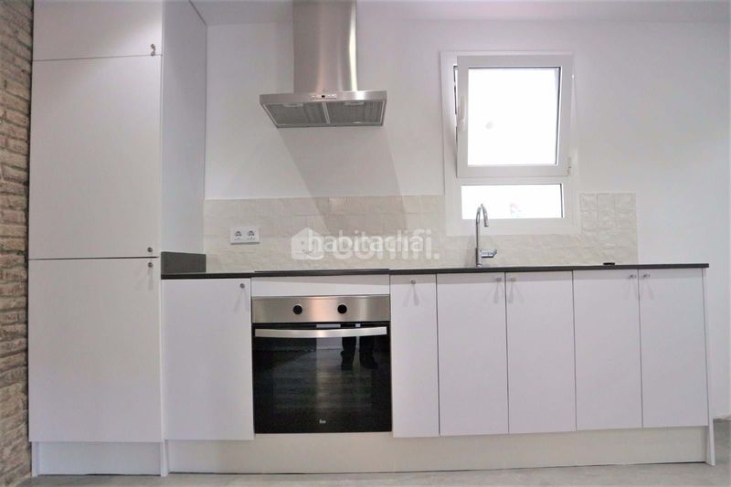 Foto c1f5ac71-f6ea-41ea-83f7-5fb874facf18. Pis a Raval Barcelona