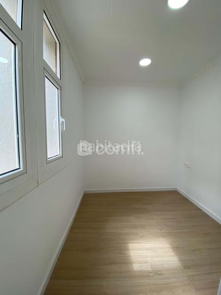 Foto 8bcad3d0-b258-40df-a514-a1eb106e3629. Piso en Sants Barcelona