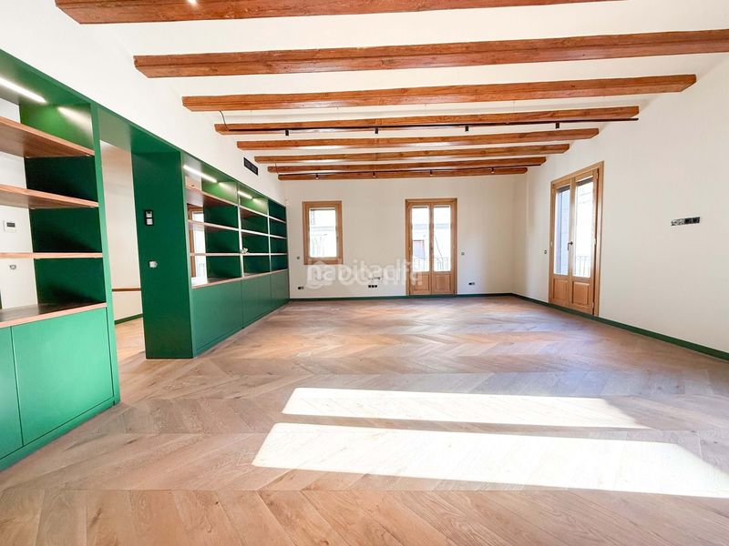 Foto 93c0b5b0-2eb2-480d-bdb2-c2cbd93d7811. Ático en St. Pere - Sta. Caterina - El Born Barcelona