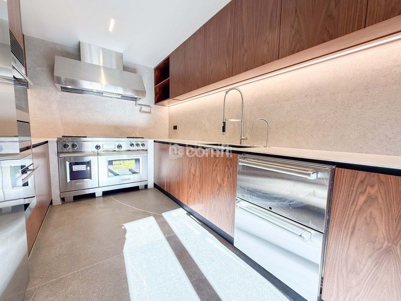 Foto adc47612-4885-4848-bf16-6001cf5cc391. Ático en St. Pere - Sta. Caterina - El Born Barcelona