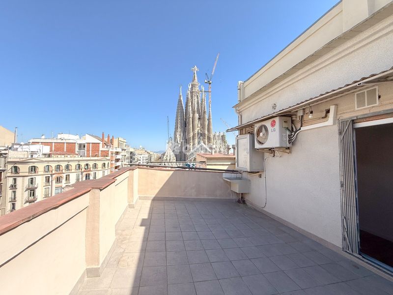 Foto f03bd81c-fb08-4eb0-8348-c9e9a120b301. Àtic a Sagrada Família Barcelona