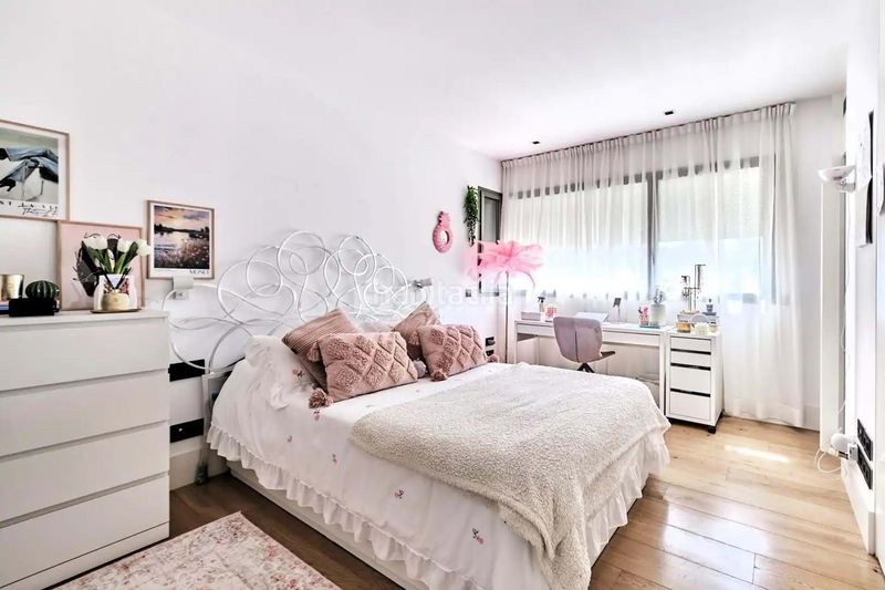 Foto aa22b0ba-9edd-4403-ae32-52db757f8800. Casa adossada amb calefacció piscina a Sarrià Barcelona