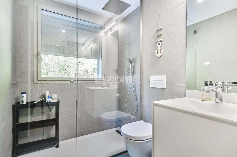 Foto c10dea69-d0f5-424a-a8f3-fb59bee80427. Casa adossada amb calefacció piscina a Sarrià Barcelona