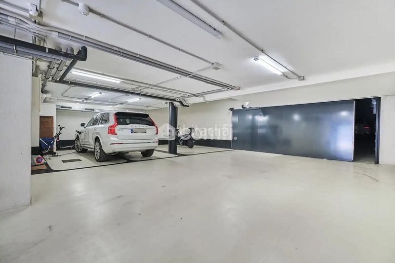 Foto fbe4bab3-80c6-4e17-a947-efa7c2877727. Casa adossada amb calefacció piscina a Sarrià Barcelona