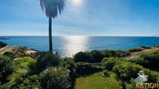 Chalet à Els Munts. El mediterráneo a tus pies: un hogar frente al mar te espera.