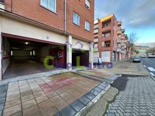 Aparcament cotxe a Calle alonso del castillo 31