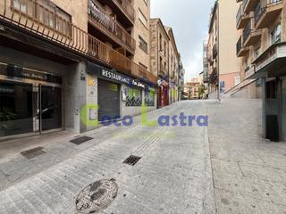 Lloguer Pis  Calle san justo. Alquiler temporal. situada en pleno centro de la ciudad de salam
