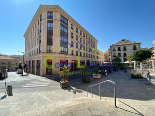 Aparcament cotxe a Calle san juan de la cruz 2. Plaza de garaje en pleno corazón de la ciudad , a escasos metros