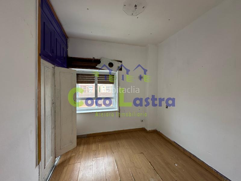 Foto 4a7a6154-6a5e-47ea-92a7-cf0fb199e272. Piso en plaza maestro turina 1 piso para reformar. plaza maestro turina. en Salamanca