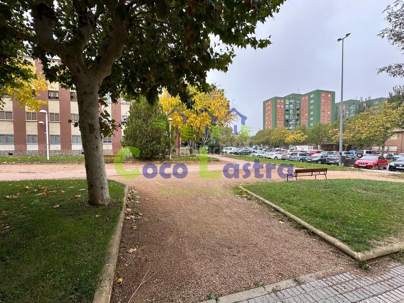 Foto 9207aa83-cb4c-4535-b6c6-9baf3236258a. Piso en plaza maestro turina 1 piso para reformar. plaza maestro turina. en Salamanca