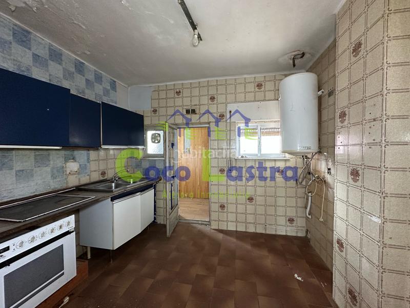 Foto b0f7c3fb-d6b5-40a7-8495-837e174a0c47. Piso en plaza maestro turina 1 piso para reformar. plaza maestro turina. en Salamanca