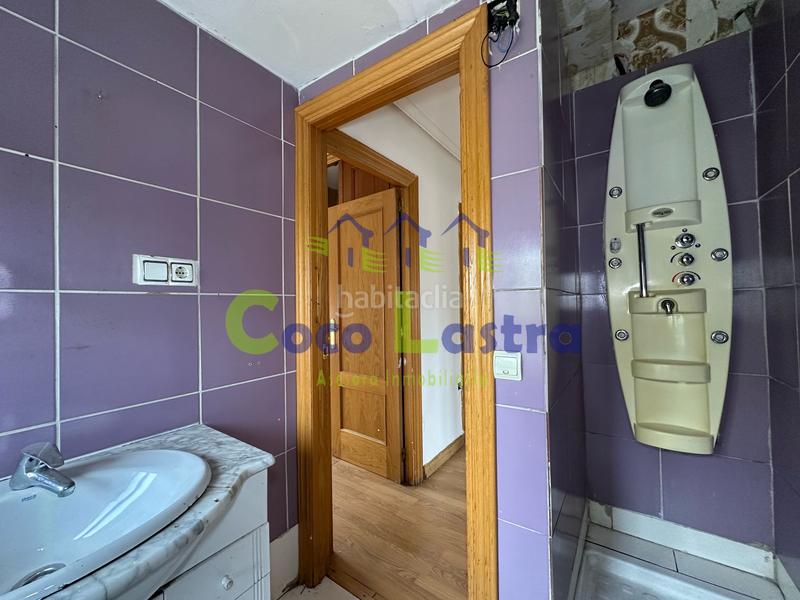 Foto bea0bad6-1939-41c6-9420-302a6a4dd217. Piso en plaza maestro turina 1 piso para reformar. plaza maestro turina. en Salamanca