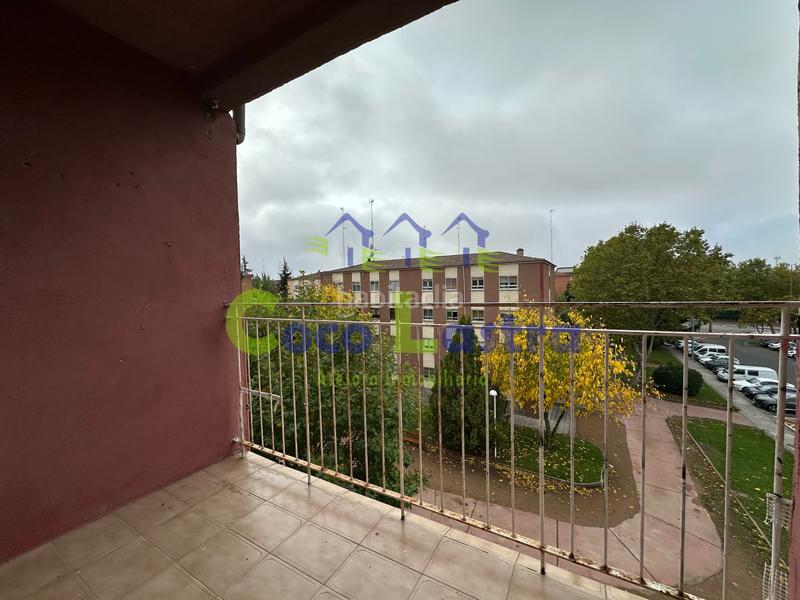 Foto fe16a2ed-1a4a-495b-9ff2-b13343bcff9e. Piso en plaza maestro turina 1 piso para reformar. plaza maestro turina. en Salamanca