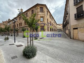 Location Appartement  Calle ancha. Alquiler de larga duración. piso totalmente reformado pleno casc