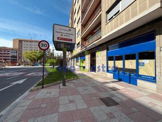 Local commercial à Paseo de canalejas 114