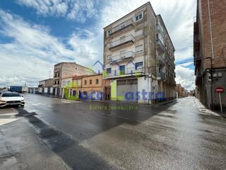 Appartement  Calle de chamberí. Piso para reformar en la localidad de peñaranda de bracamonte.