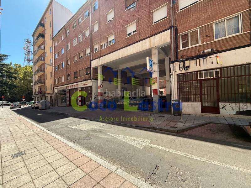 Foto d9ee7744-8e65-40c5-8b68-2aa653bc605f. Alquiler piso en calle gómez arias 7 en Vidal Salamanca