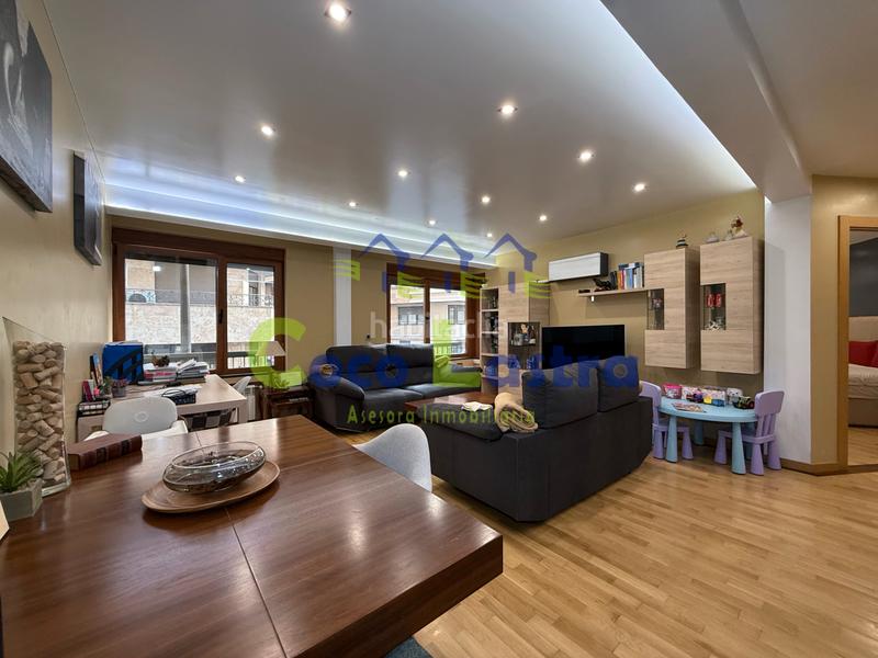 Foto 4d9b8935-479b-4f59-8b8b-fc73f1127970. Appartamento in calle bordadores 17 in San Vicente - Las Úrsulas Salamanca