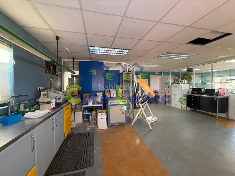 Foto 602907f4-9618-434d-9427-246d1e1aa959. Bureau dans calle colombia 45 dans Rollo - Puente Ladrillo Salamanca