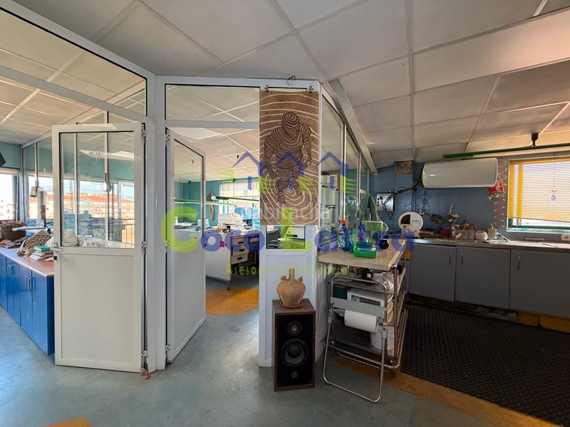 Foto 6d199f72-30c7-4639-96af-d046e40d33b5. Bureau dans calle colombia 45 dans Rollo - Puente Ladrillo Salamanca