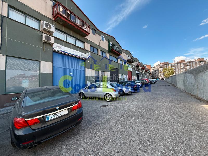 Foto 5017accd-133d-46fe-b1d0-7e8c44b3a5ff. Büro in calle colombia 45 in Rollo - Puente Ladrillo Salamanca