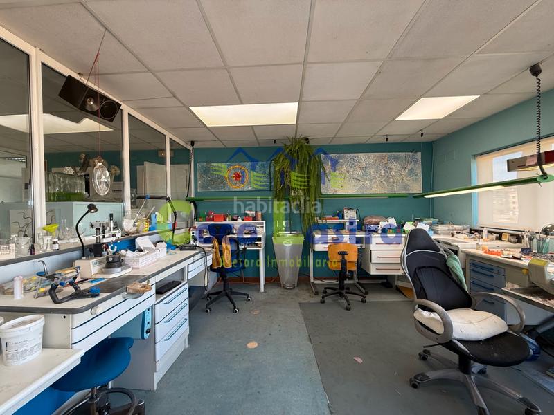 Foto 558b2c01-9bc8-46f8-a4ef-da445fddc9b0. Büro in calle colombia 45 in Rollo - Puente Ladrillo Salamanca