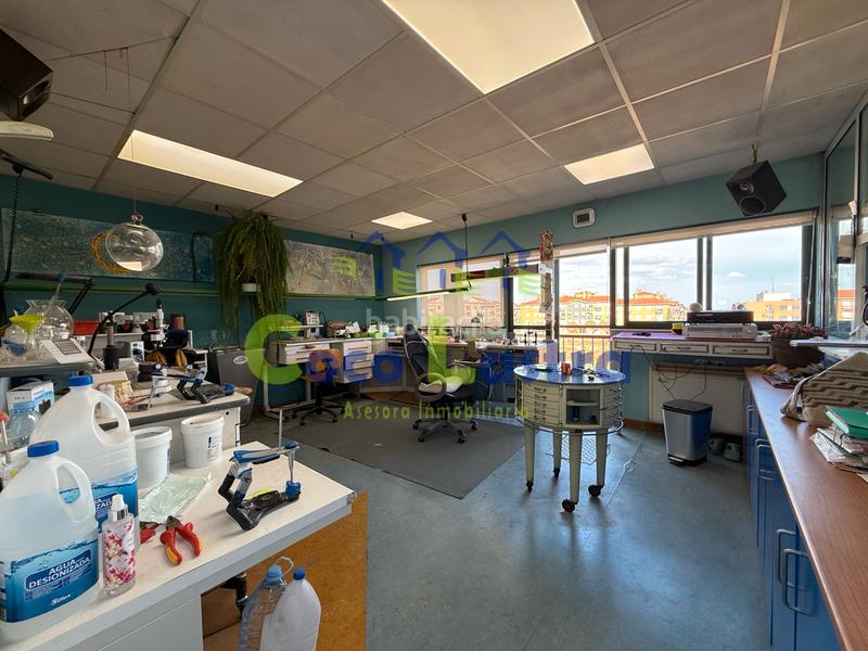 Foto b3ab3bc3-a8b3-4870-bc3e-ef9ff1618281. Büro in calle colombia 45 in Rollo - Puente Ladrillo Salamanca