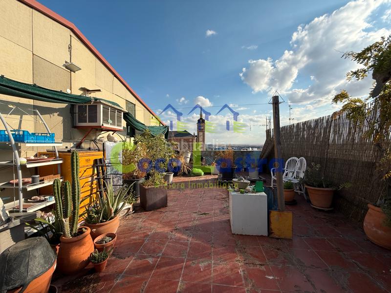 Foto d3bea13a-dab5-4710-ae91-b778536245d2. Büro in calle colombia 45 in Rollo - Puente Ladrillo Salamanca